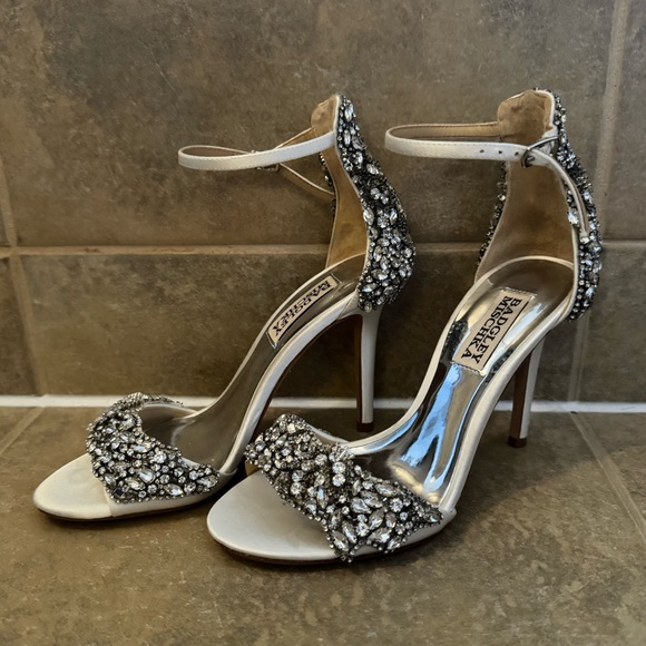 Badgley Mischka size 5 bridal heels - Picture 1 of 5